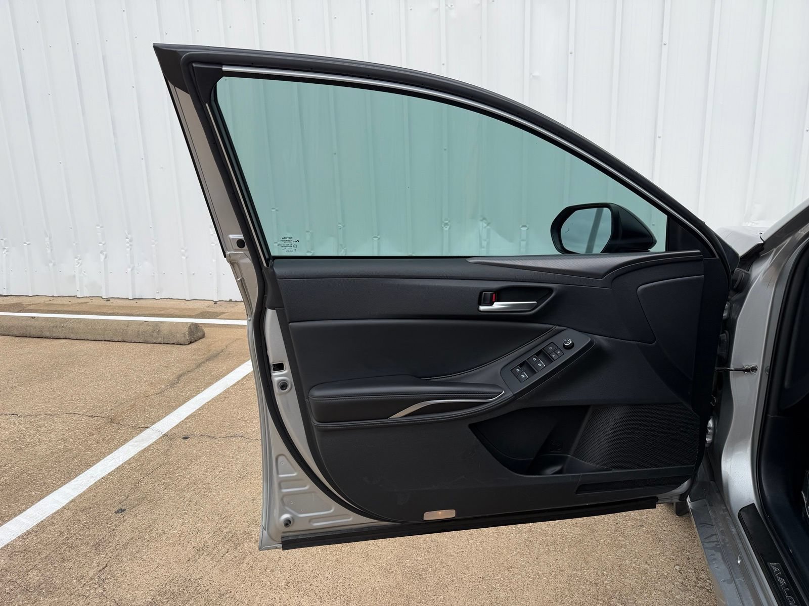 Used 2021 Toyota Avalon XSE FWD image 20