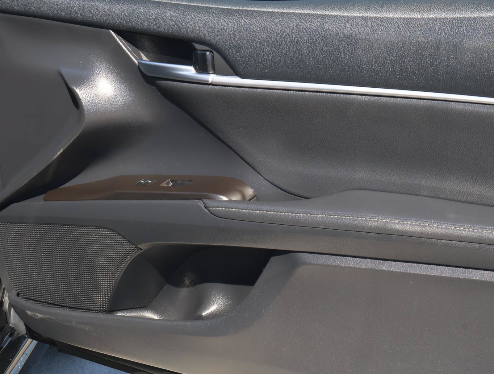 Used 2023 Toyota Camry XSE FWD image 14