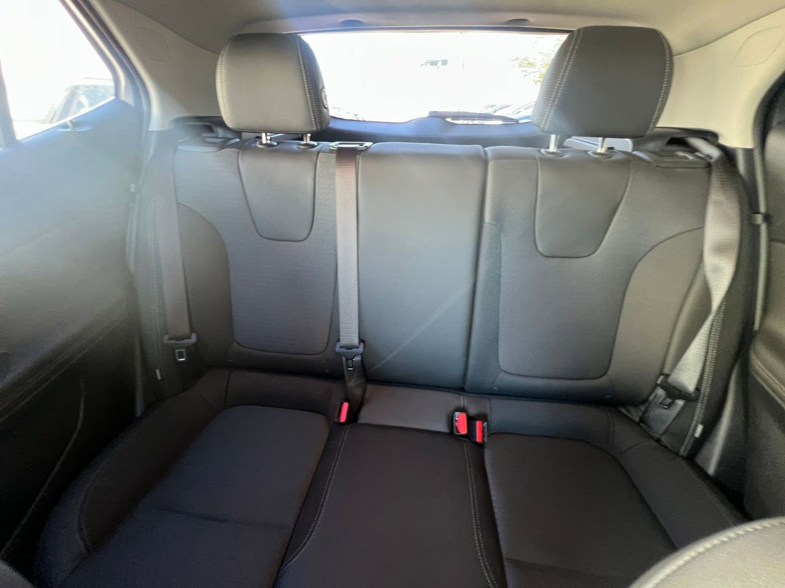 Used 2025 Buick Encore GX Preferred image 38