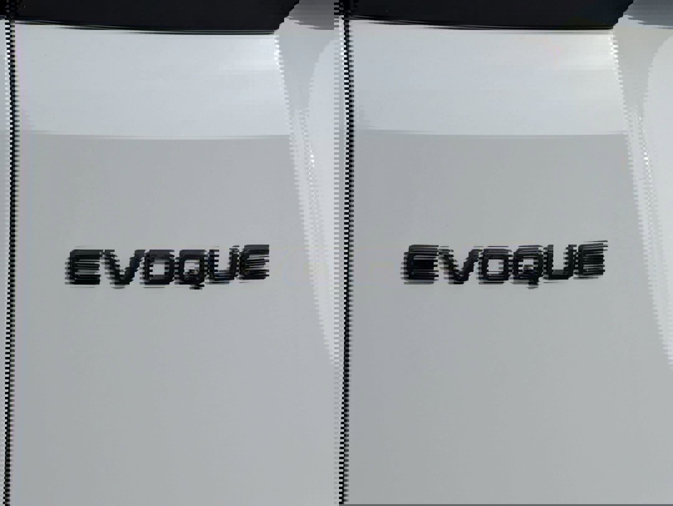 Certified 2025 Land Rover Range Rover Evoque S image 33