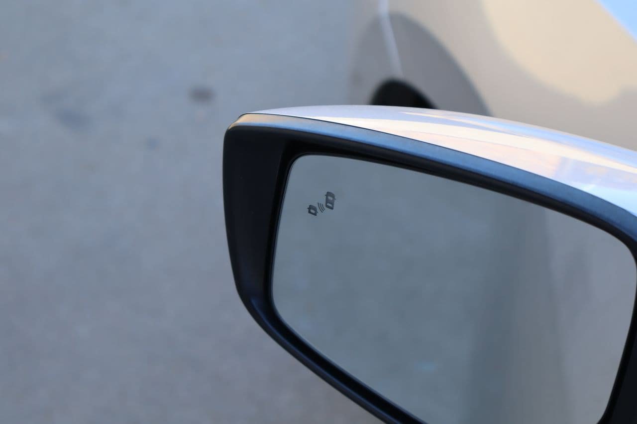 Used 2024 Nissan Versa SV FWD image 20