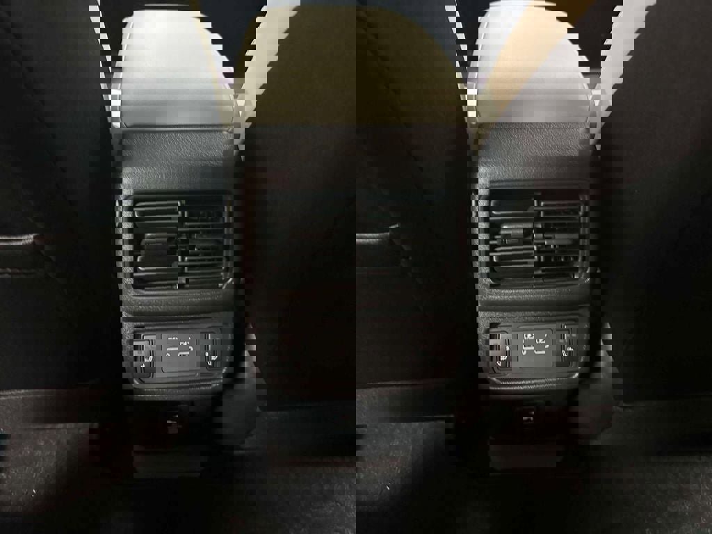 New 2026 Nissan Leaf Platinum+ w/ Floor Mat Package (Platinum+) image 12