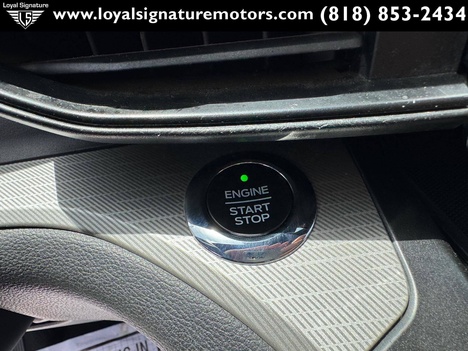 Used 2020 Ford Explorer XLT image 28