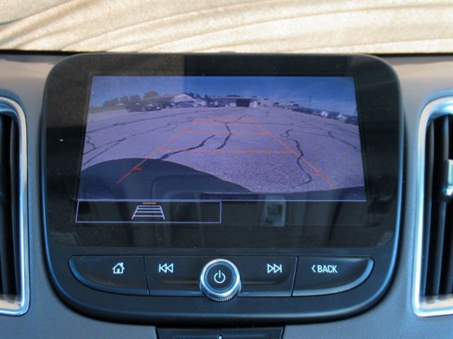 Used 2021 Chevrolet Malibu LT FWD image 24