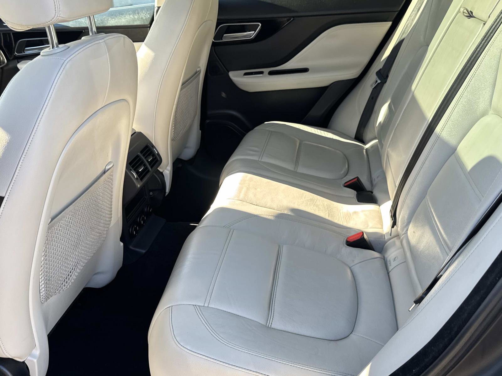 Used 2018 Jaguar F-PACE Prestige image 11