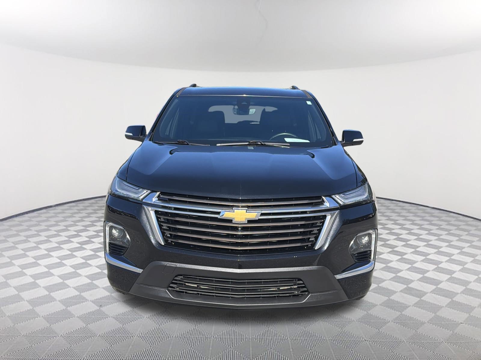 Used 2023 Chevrolet Traverse High Country AWD/4WD image 2