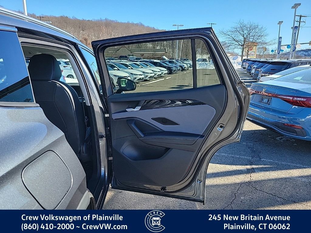 New 2026 Volkswagen Tiguan SE image 43