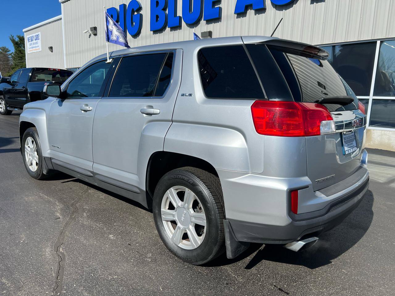 Used 2016 GMC Terrain SLE AWD/4WD image 3