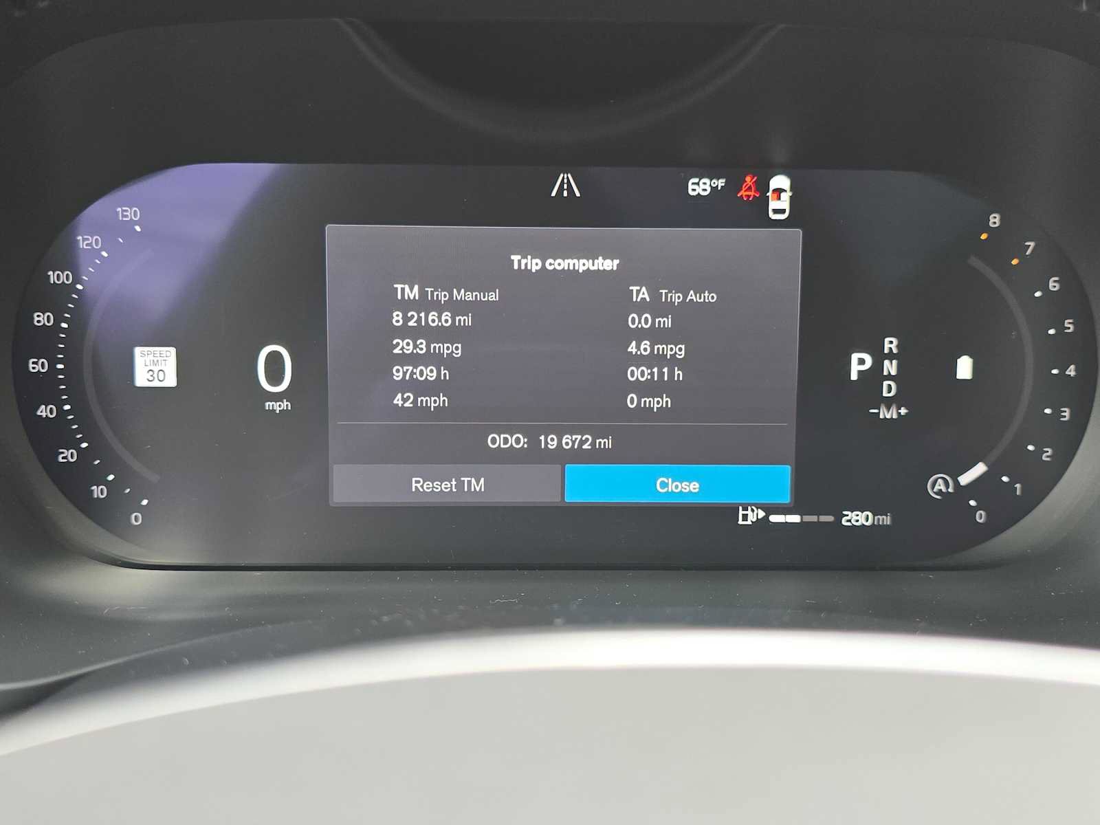 Used 2025 Volvo XC60 B5 Plus AWD/4WD image 25