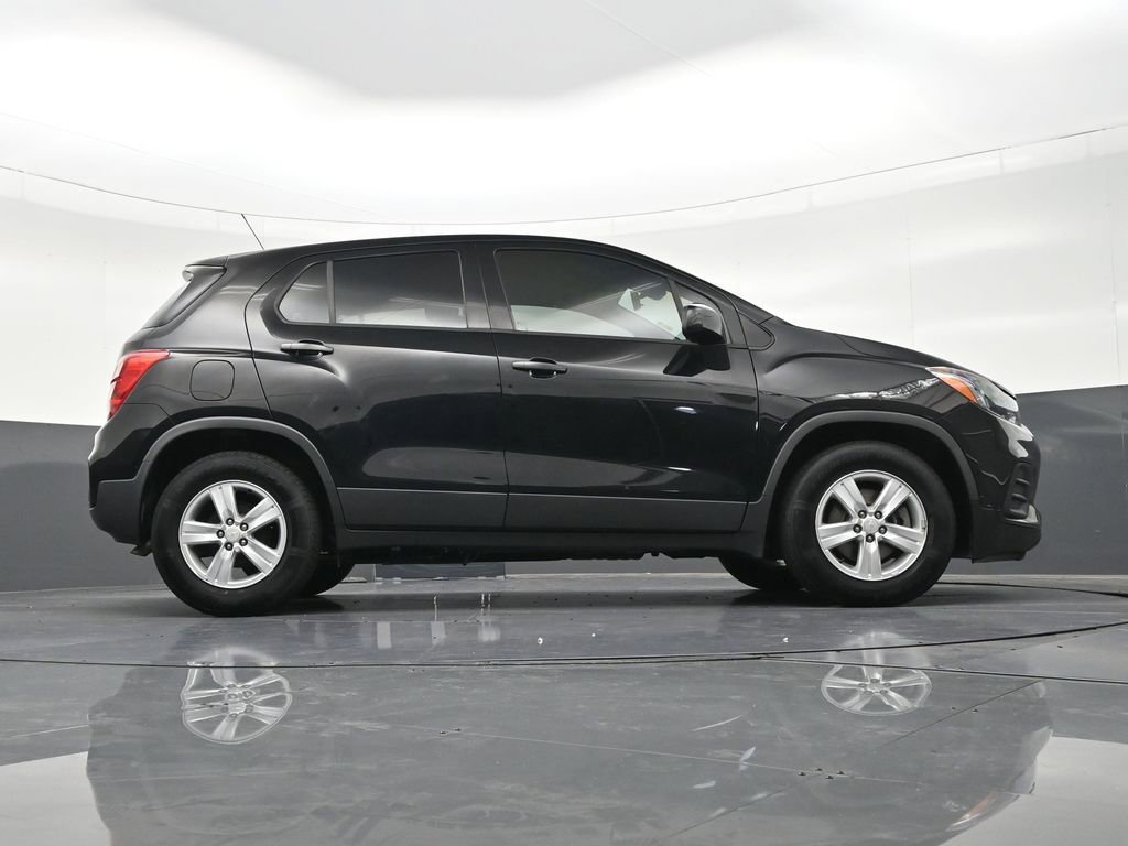 Used 2020 Chevrolet Trax LS FWD image 28
