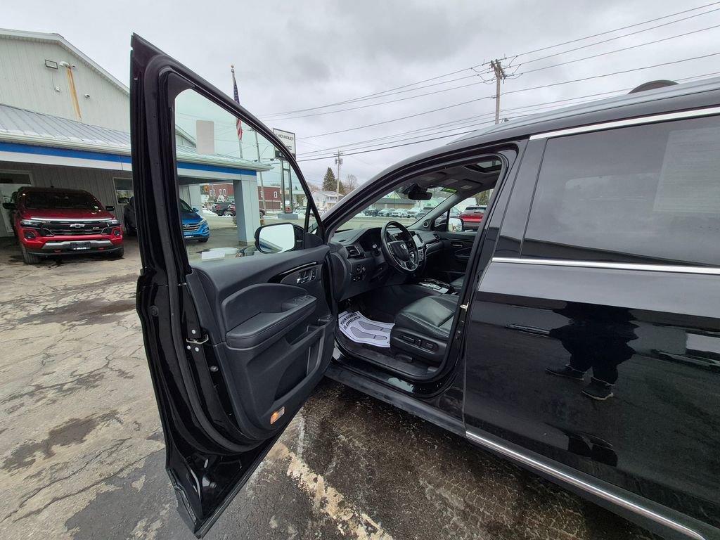 Used 2021 Honda Pilot Touring image 10