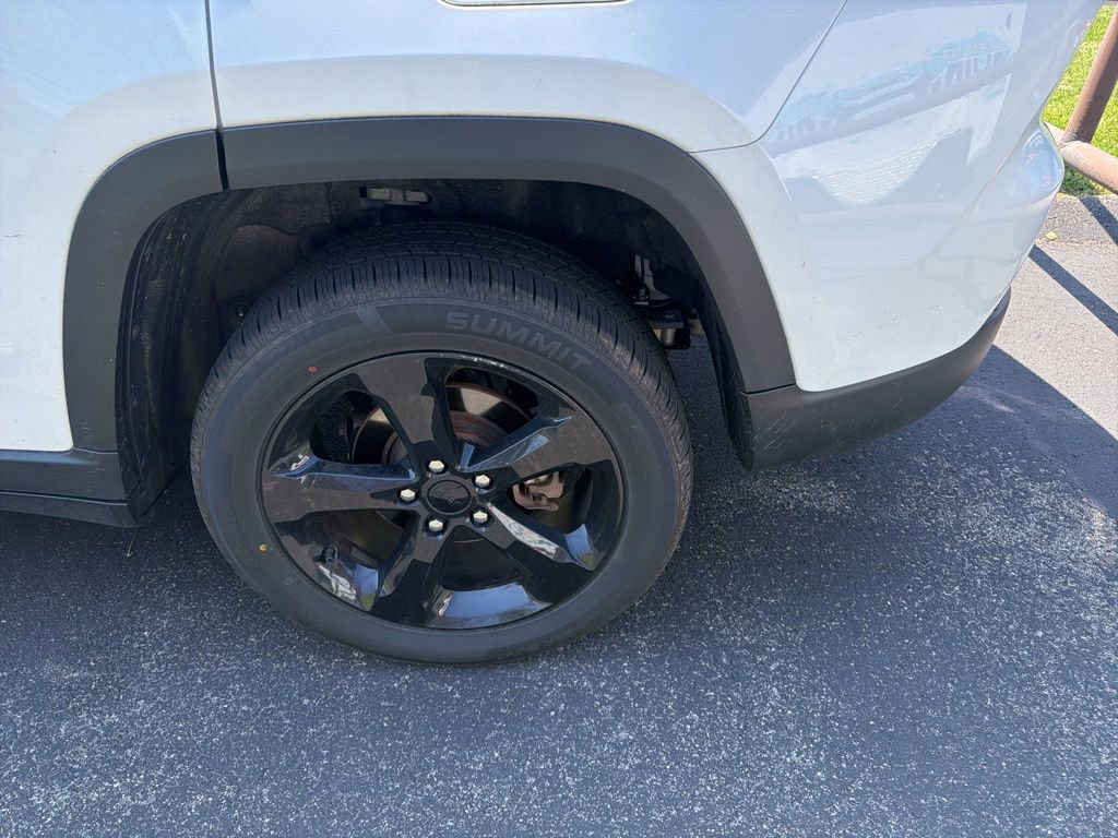 Used 2023 Jeep Grand Cherokee Limited w/ Black Appearance Package image 7