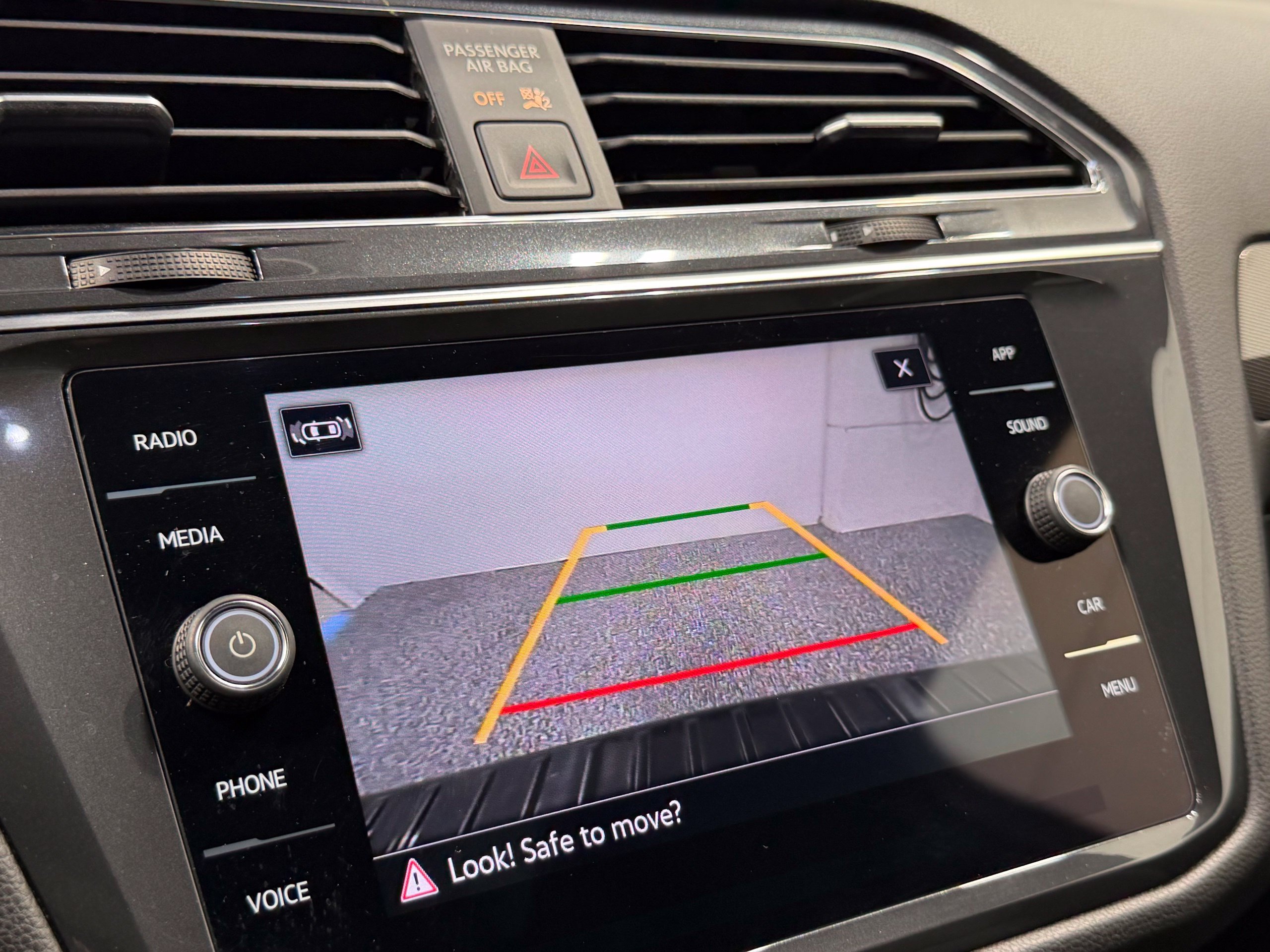 Certified 2023 Volkswagen Tiguan SE R-Line FWD image 48