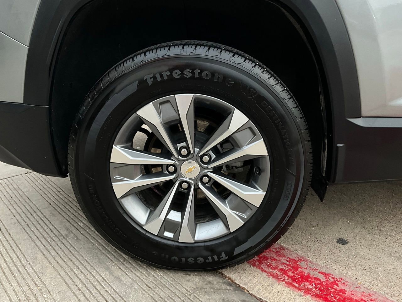 Used 2025 Chevrolet Equinox LT image 9