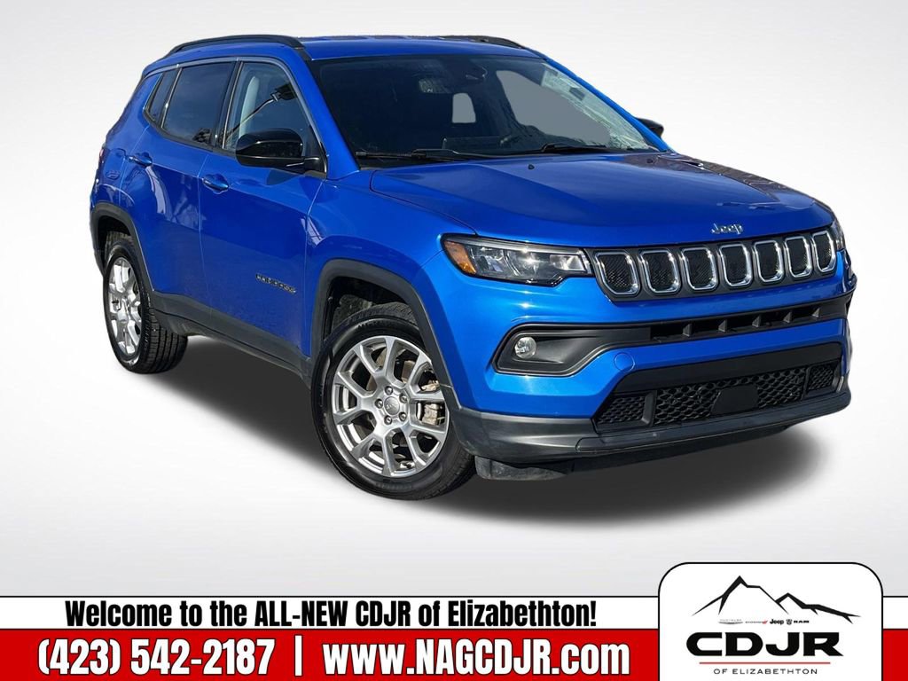 Used 2022 Jeep Compass Latitude image 1