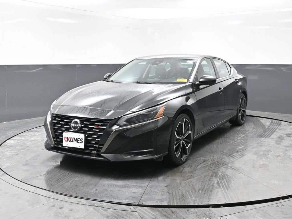 Used 2024 Nissan Altima 2.5 SR image 10