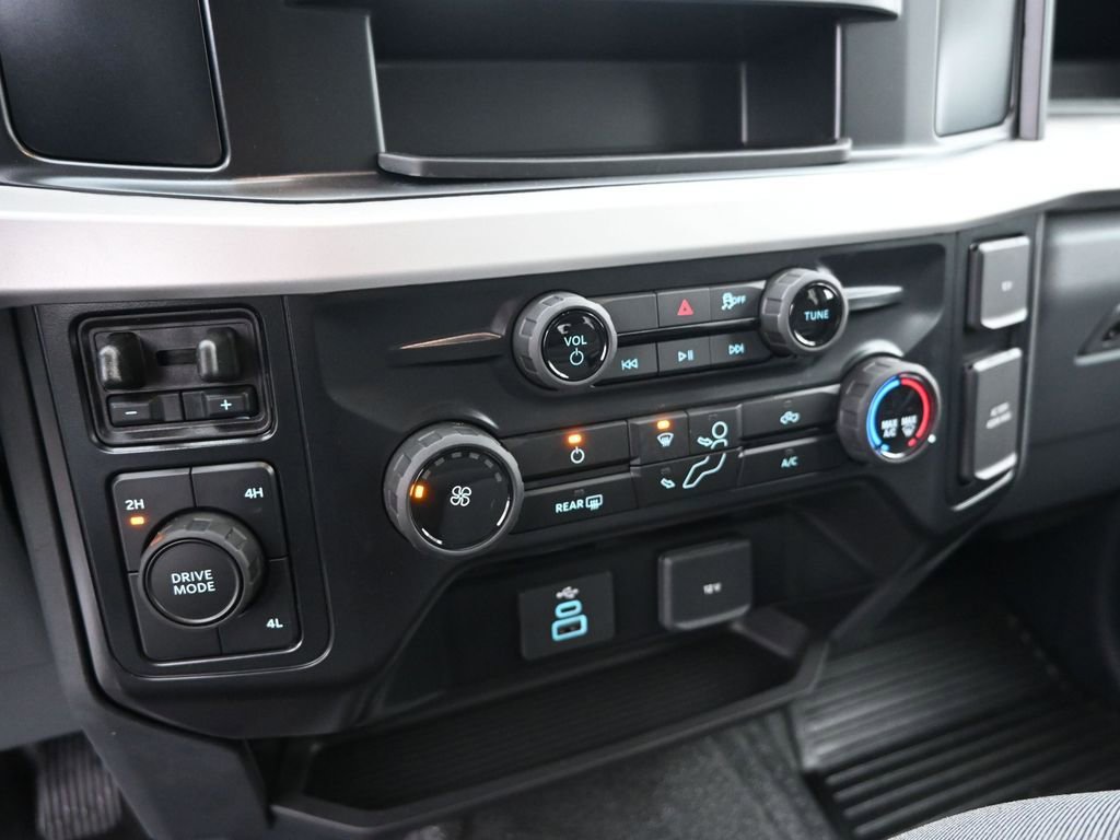 New 2026 Ford F550 4x4 Crew Cab image 22