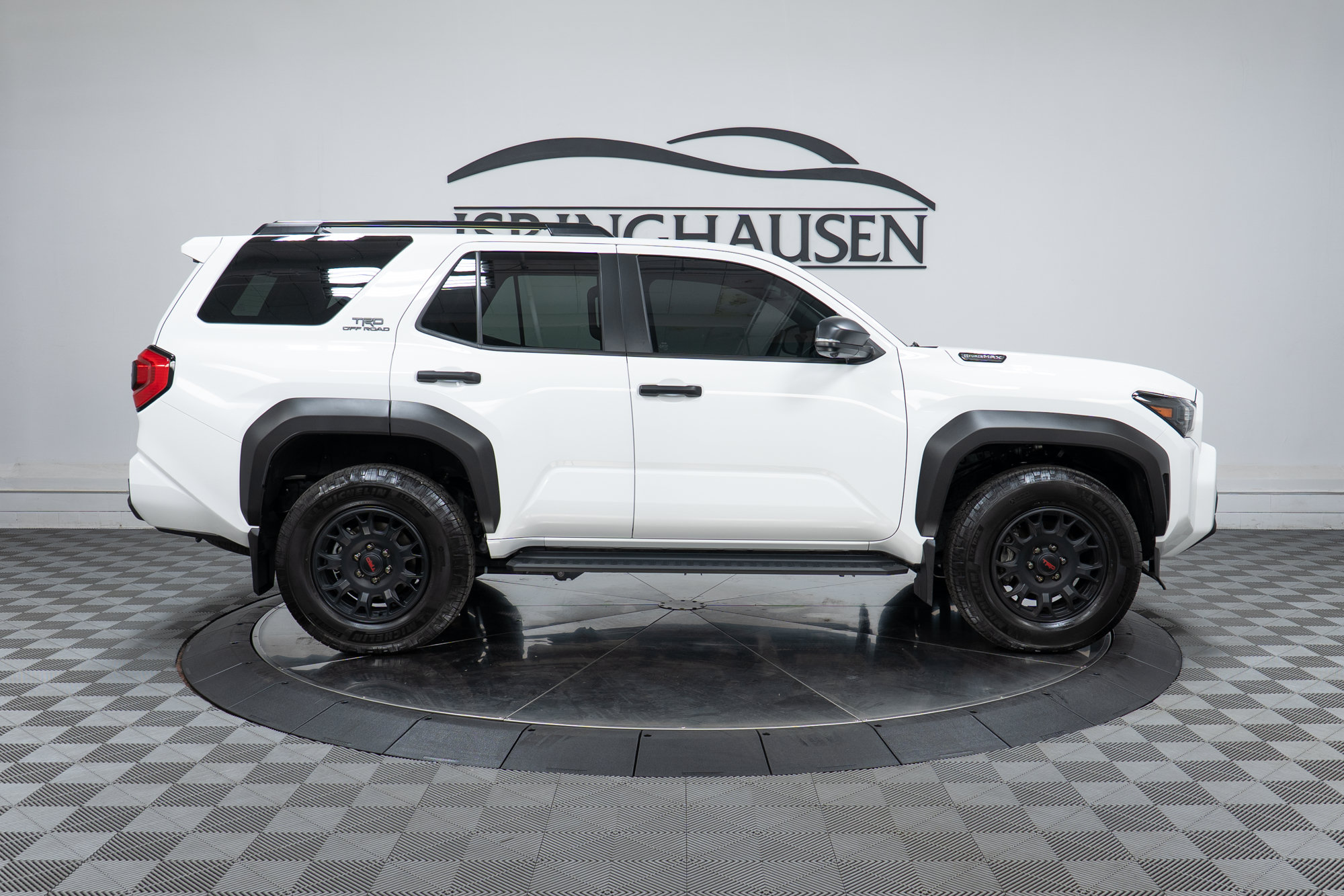 Used 2025 Toyota 4Runner TRD Off-Road Premium AWD/4WD image 4