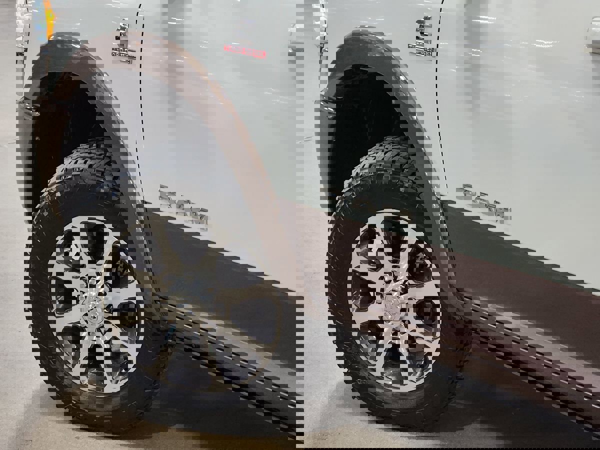 Used 2024 RAM 2500 Limited w/ Safety Group image 23