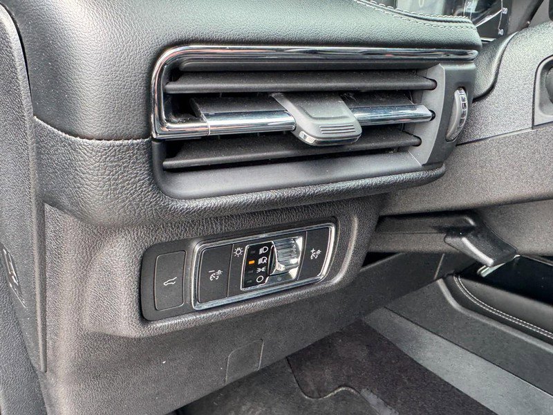 Used 2022 Lincoln Corsair Standard AWD w/ Equipment Group 101A image 14