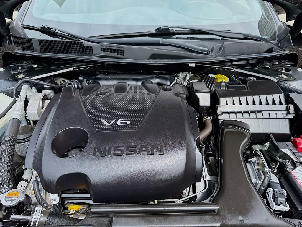 Used 2023 Nissan Maxima SR w/ Sport Mat Group FWD image 32