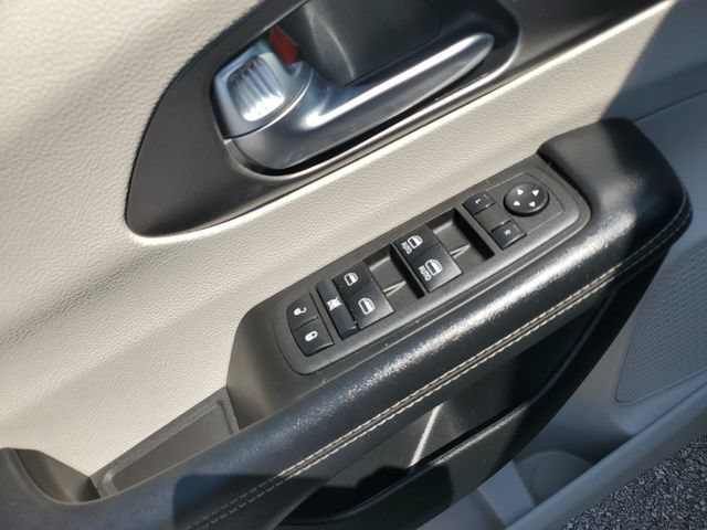 Used 2022 Chrysler Pacifica Touring-L FWD image 20