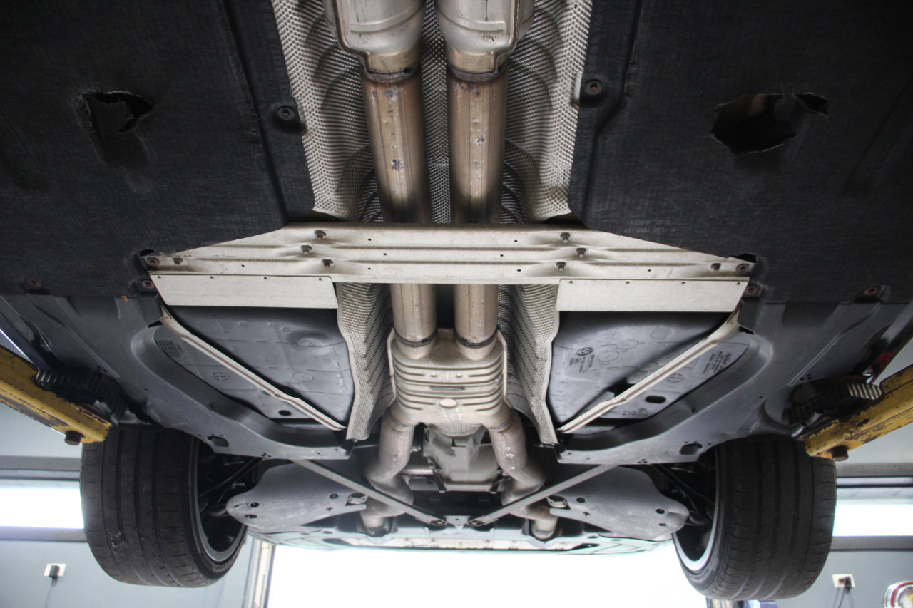 Used 2018 BMW M760i xDrive image 95