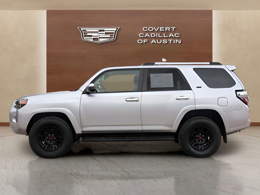 Used 2022 Toyota 4Runner SR5 AWD/4WD image 2