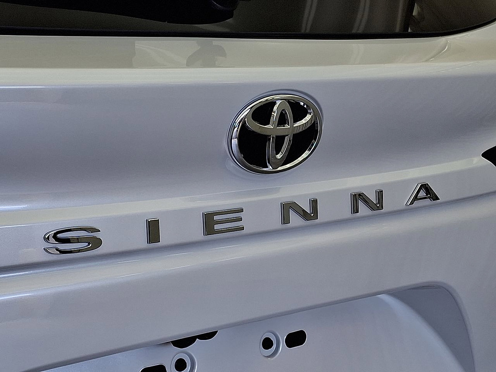 Used 2026 Toyota Sienna Limited FWD image 24