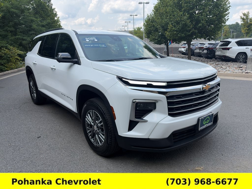 Certified 2025 Chevrolet Traverse LT w/ Driver Confidence Package