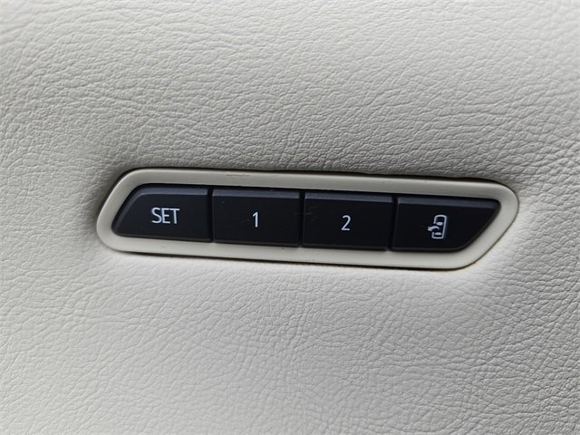 Used 2021 Cadillac XT5 Premium Luxury image 23