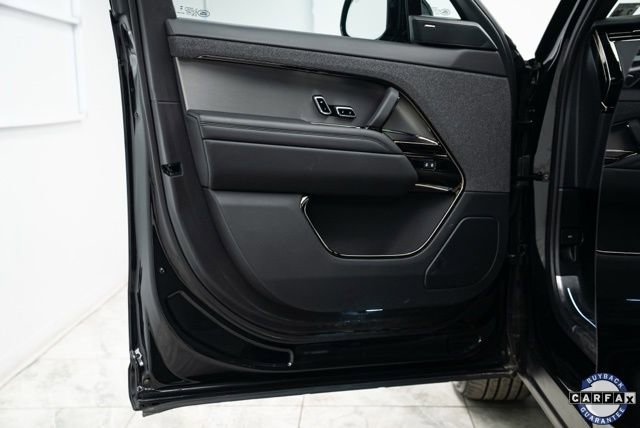 Used 2025 Land Rover Range Rover Sport image 21