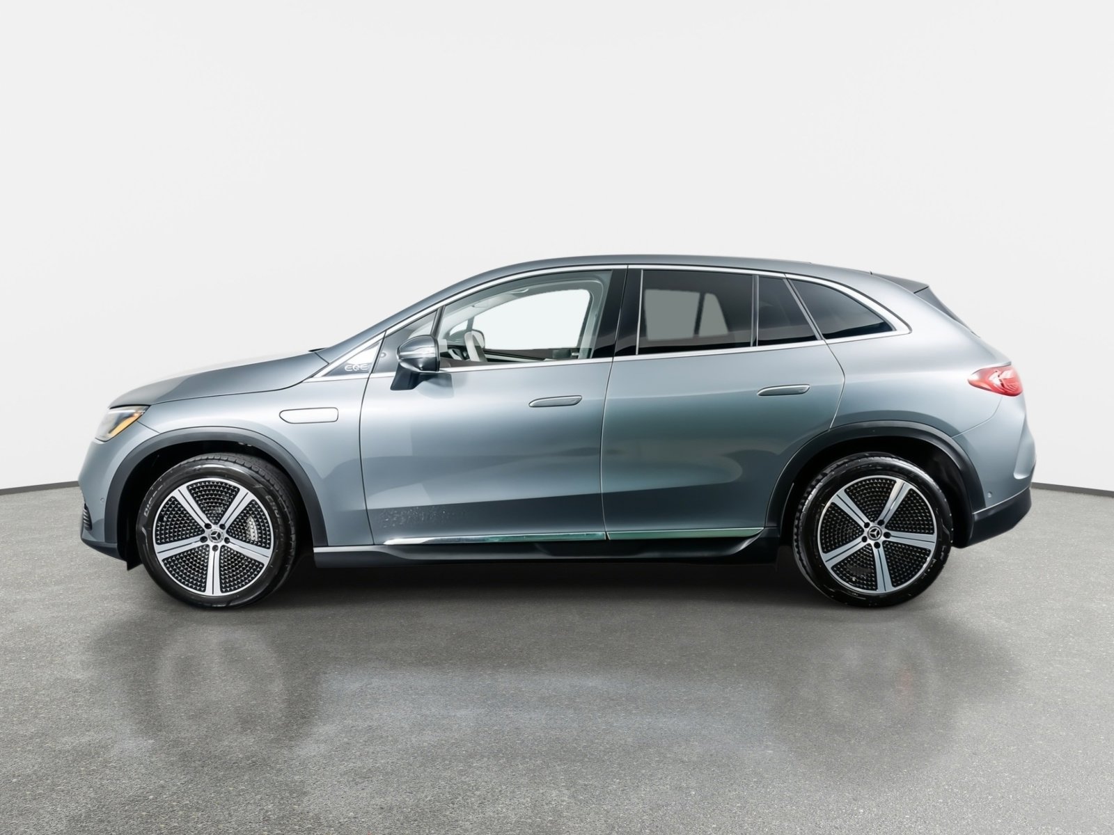 Used 2023 Mercedes-Benz EQE 350+ 4MATIC SUV image 15