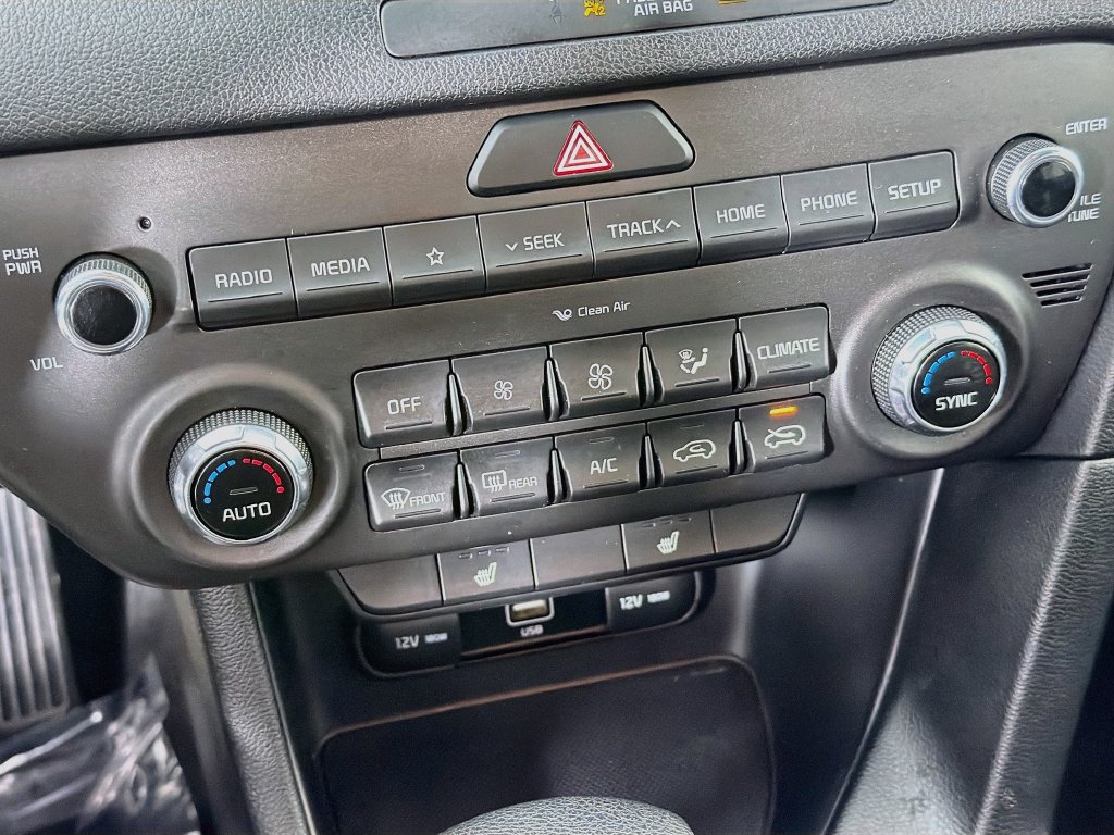 Used 2022 Kia Sportage LX w/ LX FWD Value Edition Package image 15