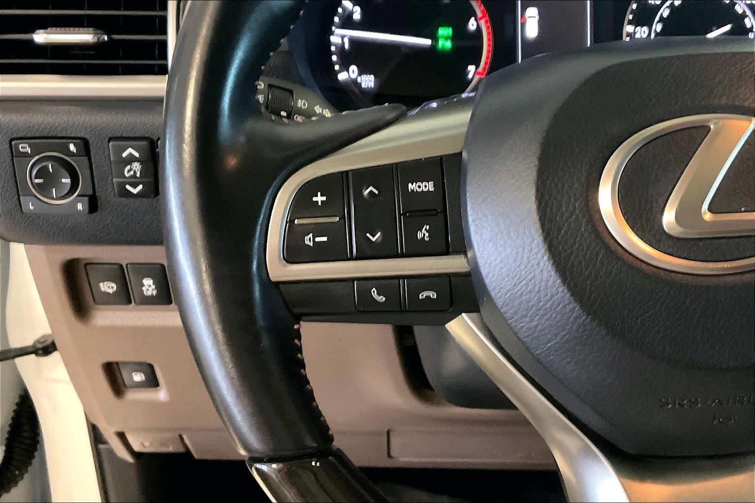 Used 2023 Lexus GX 460 Premium w/ Accessory Package AWD/4WD image 21