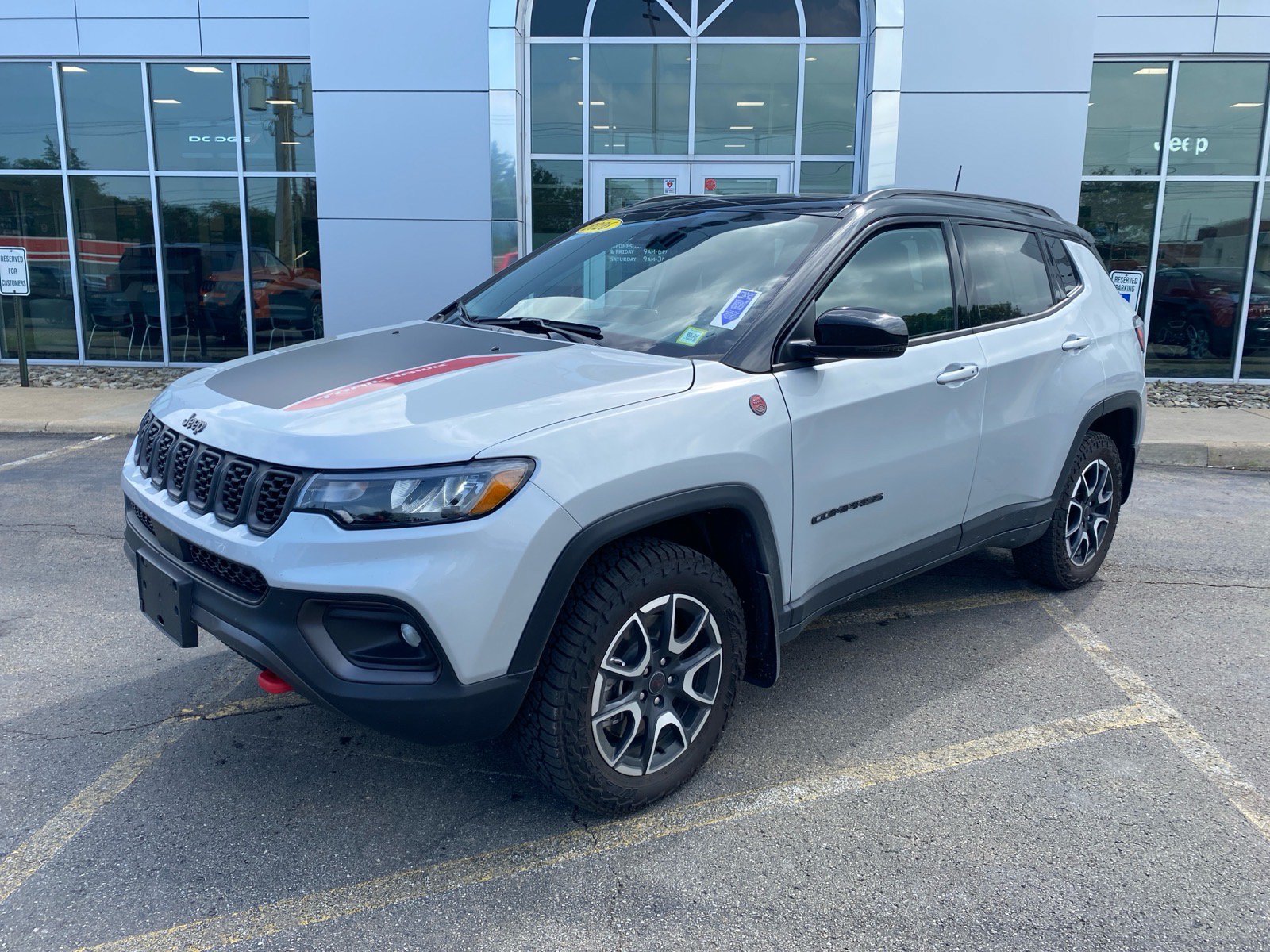 Used 2026 Jeep Compass Trailhawk w/ Sun, Sound & Navigation Group AWD/4WD video 1