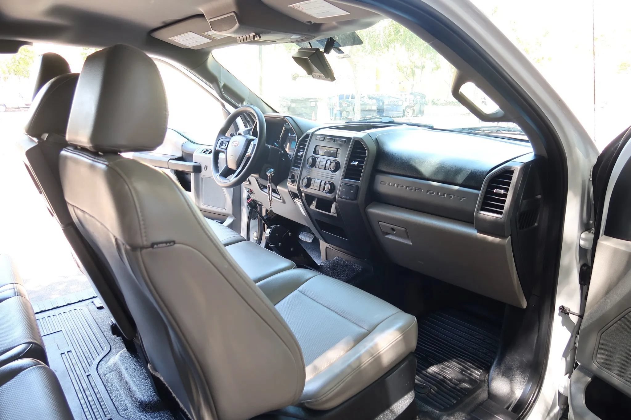 Used 2017 Ford F550 2WD SuperCab Super Duty image 25