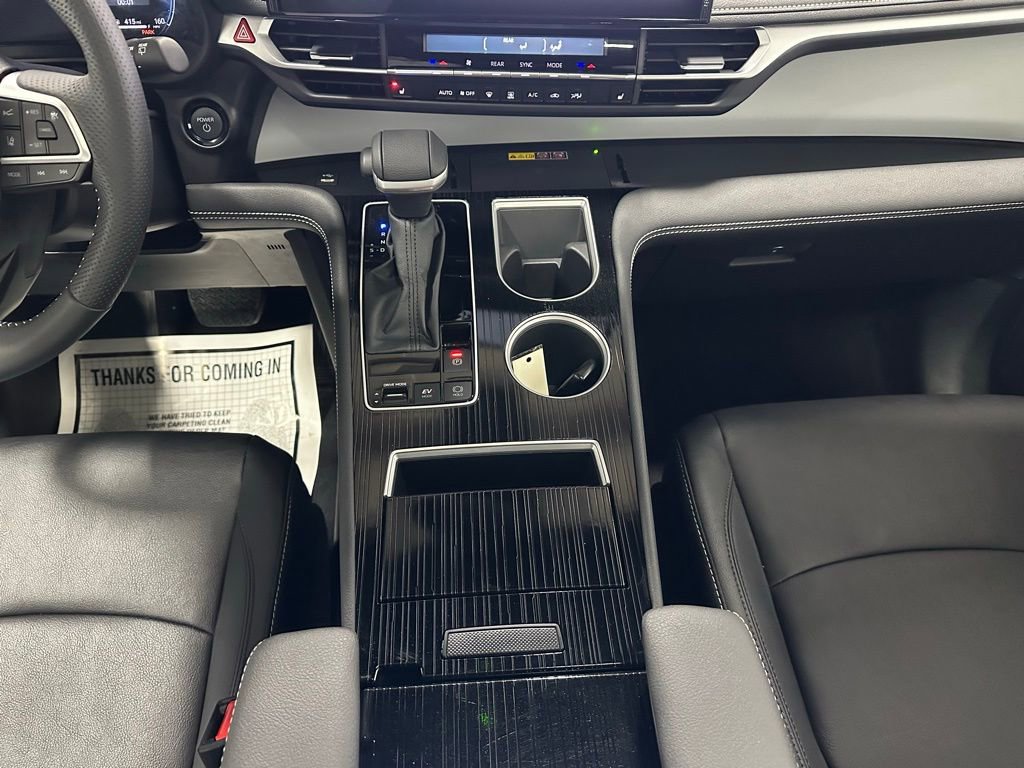 Used 2025 Toyota Sienna XSE image 42