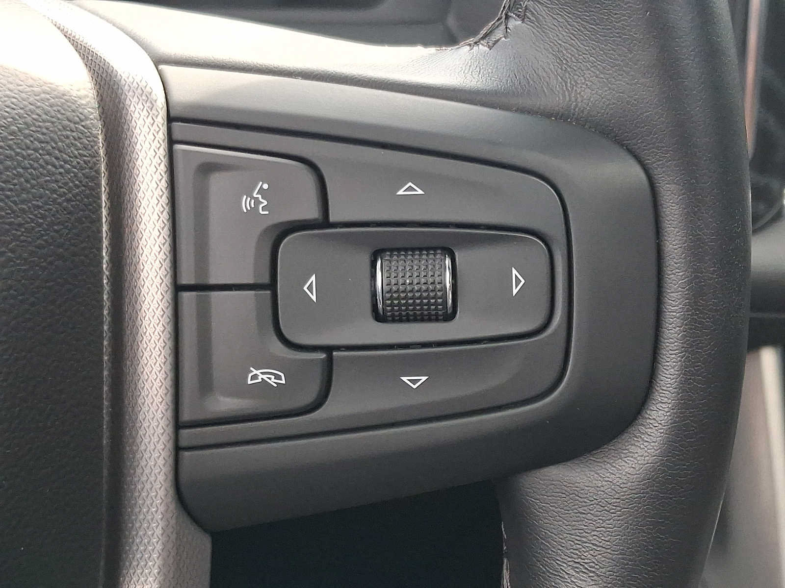Used 2024 GMC Yukon Denali w/ Advanced Technology Package AWD/4WD image 23