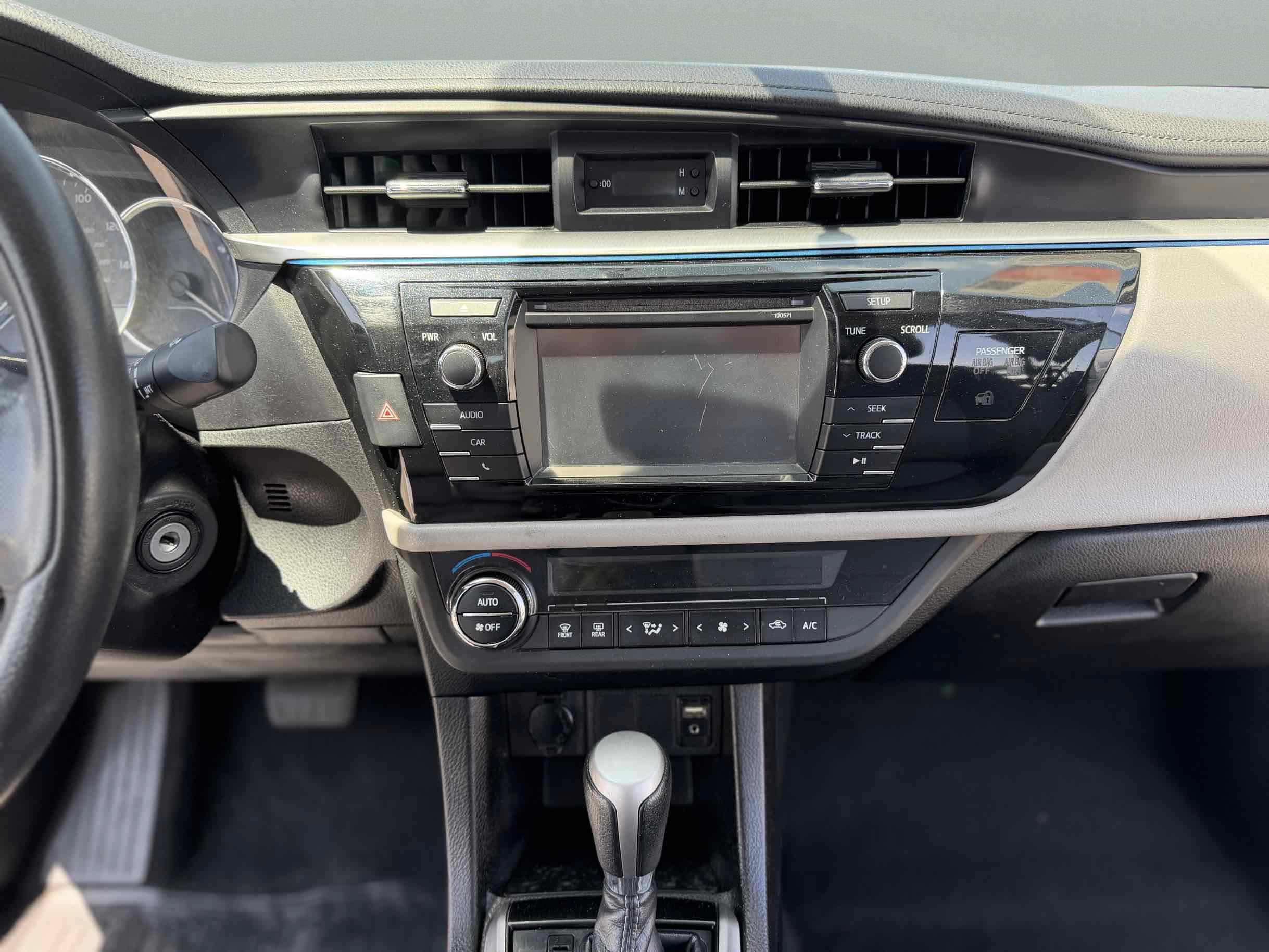 Used 2014 Toyota Corolla LE FWD image 14
