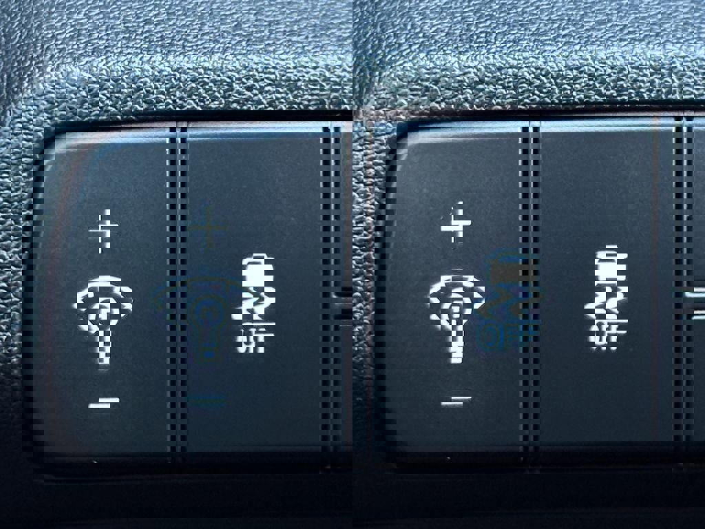 New 2025 Hyundai Elantra Sport image 3