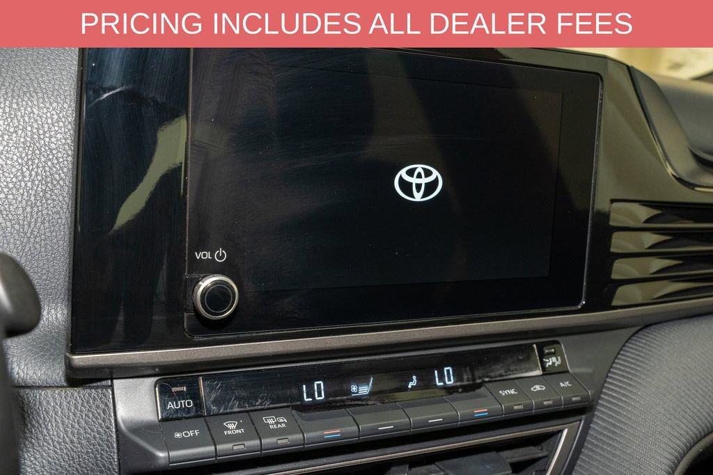 Used 2025 Toyota Camry SE FWD image 12