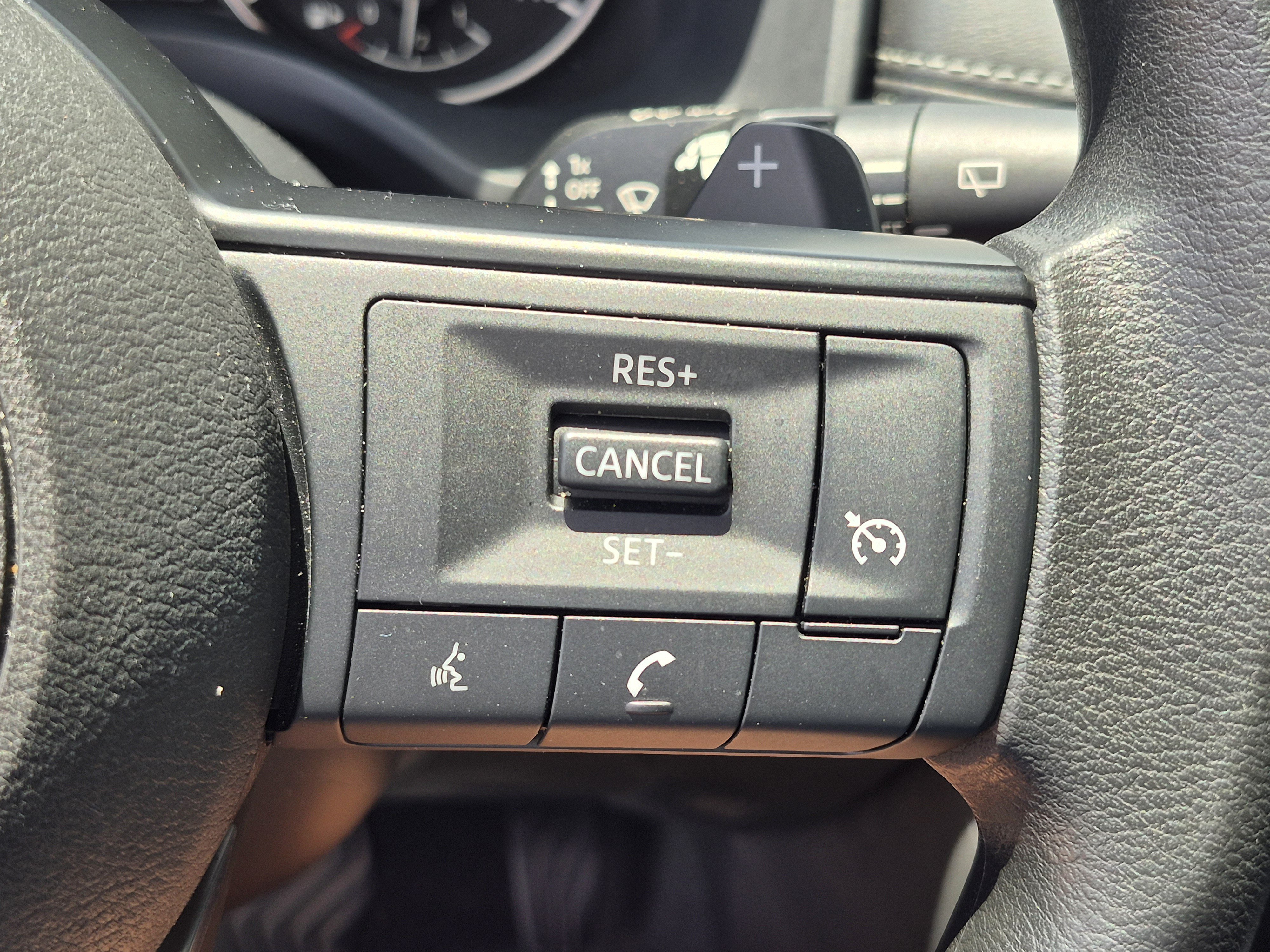 Used 2022 Nissan Rogue S FWD image 33