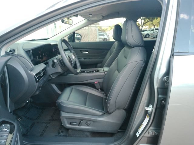 Used 2025 Nissan Murano SV w/ Cargo Package AWD/4WD image 12