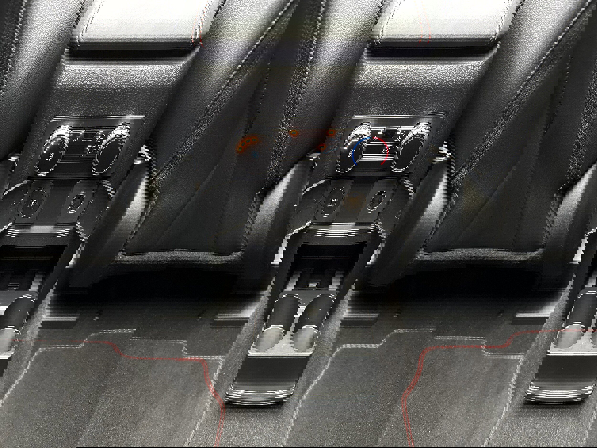 Used 2024 Ford Explorer ST-Line w/ Class IV Trailer Tow Package image 25