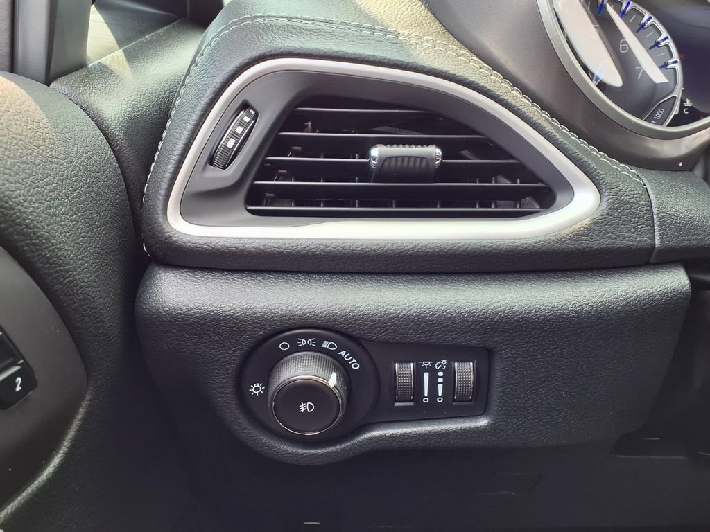 New 2026 Chrysler Pacifica Select w/ S Appearance Package FWD image 18