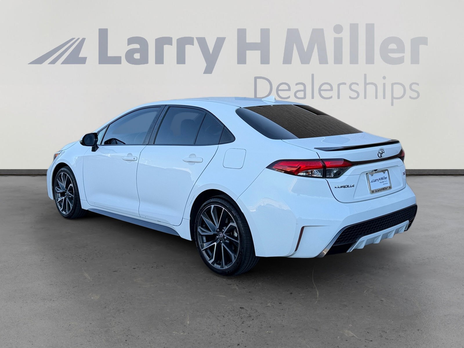 Used 2020 Toyota Corolla XSE w/ Carpet Mat Package (TMS) FWD image 3