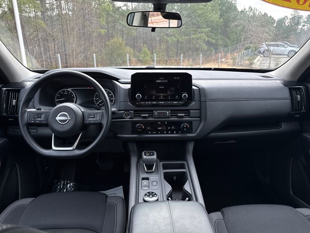 Used 2024 Nissan Pathfinder S image 29