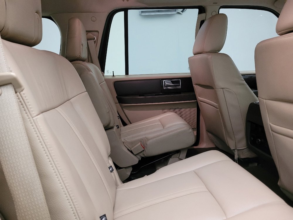 Used 2016 Lincoln Navigator Reserve AWD/4WD image 19