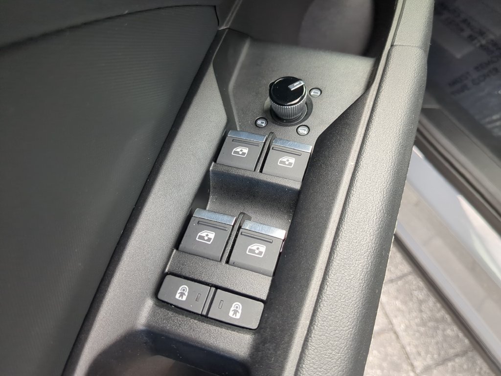 Used 2023 Audi Q4 e-tron Premium Plus w/ Premium Plus RWD image 18